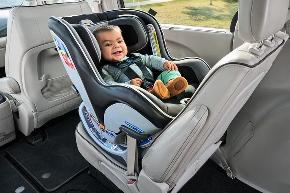 18-33_DRIVEWAY_CARSEAT_00092